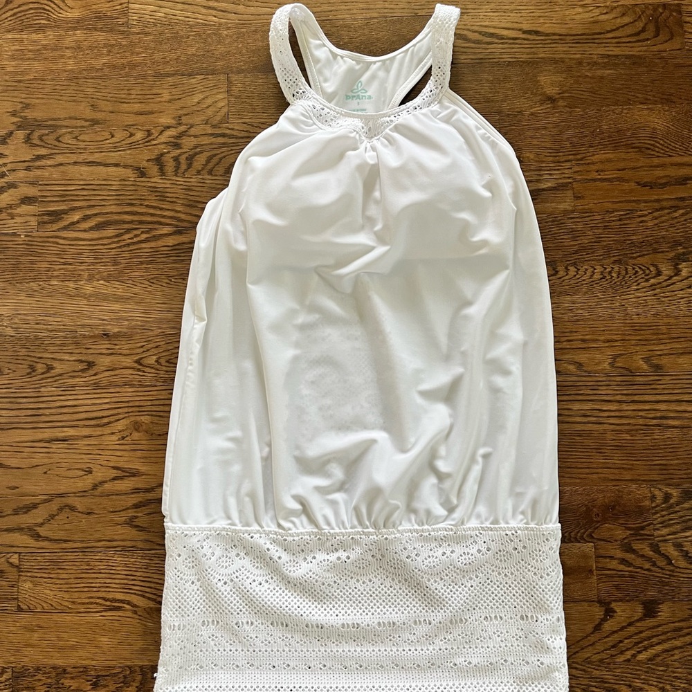 Women’s Prana white tank. S